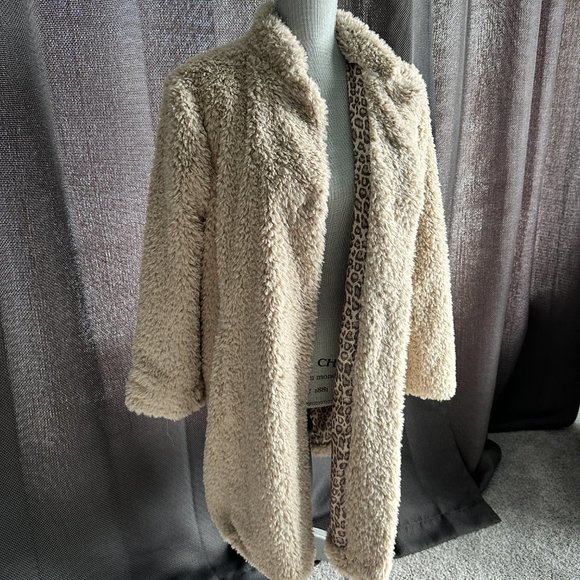 Sherpa Style Cream Colored Faux Fur Coat - Picture 3 of 13